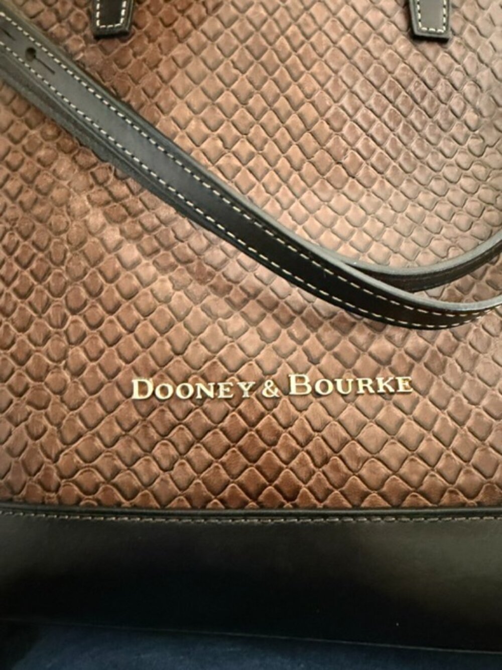 Beautiful Dooney & Bourke Pebbled Leather Tote in a rich brown shade 🤎✨ - Picture 2 of 11